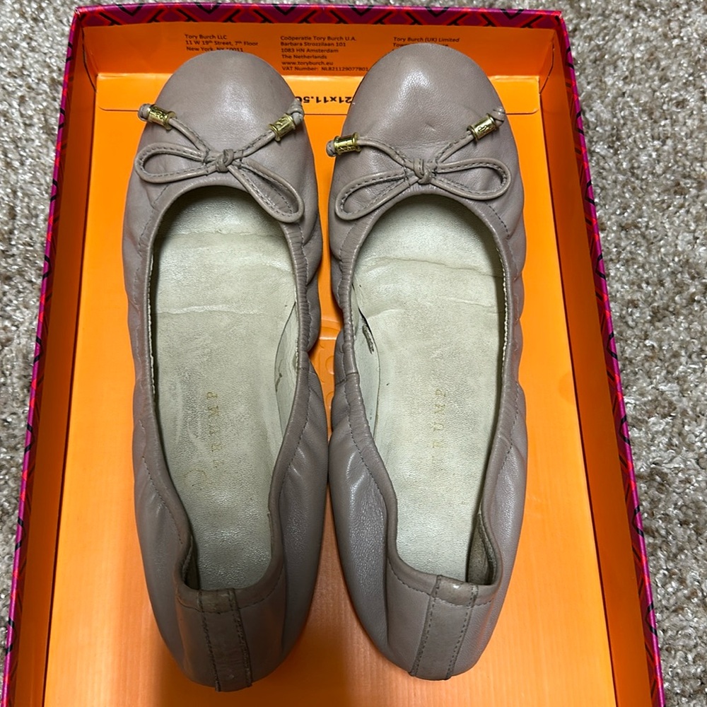 Ivanka Trump Slippers. Size 8.5